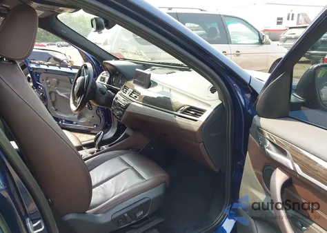 2020 BMW X1 xDrive28I z USA, uszkodzony, nr VIN WBXJG9C0XL5R86289